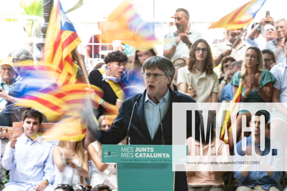 2025 in IMAGES FILE PHOTO Junts president, Carles Puigdemont, speaks during the celebration of Junts fifth anniversary, in the Plaça Firal de Prats de Molló, on July 27, 2025, in Prats de Molló France The event marks five years since Junts founding, which took place on July 25, 2020, The event takes on a symbolic meaning for the formation and for the Catalan independence movement, since Prats de Molló is a historical enclave related to the Catalan political exile Glòria Sá Prats de Mollo France Prats de Mollo France France Spain