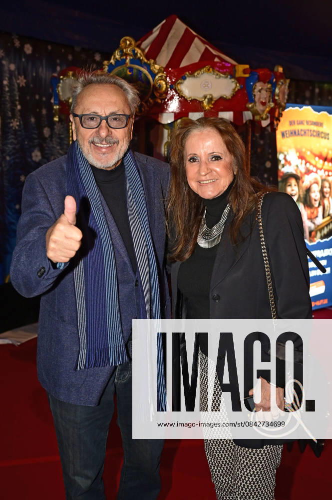 Wolfgang Stumph with his wife Christine Stumph at the premiere of the 28 Dresden Christmas Circus on Washingtonstraße Dresden, 12 12 2025 Foto:xM.xWehnertx xFuturexImagex weihnachtscircus_dresden_5208