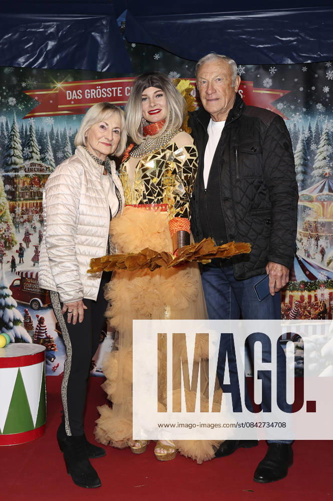 Eduard Geyer with his wife Angelika Geyer at the premiere of the 28 Dresden Christmas Circus on Washingtonstraße Dresden, 12 12 2025 Foto:xM.xWehnertx xFuturexImagex weihnachtscircus_dresden_5216