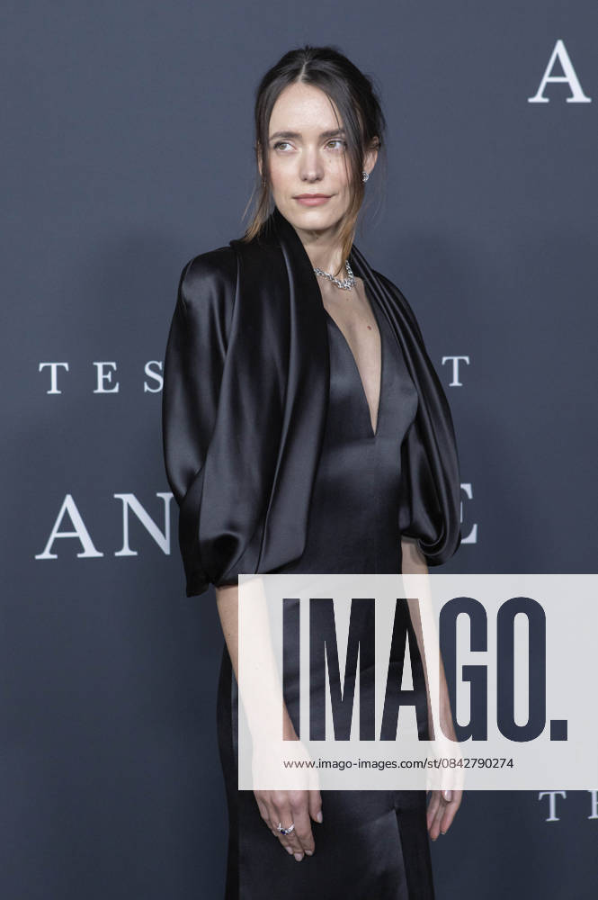 Stacy Martin at the premiere of the movie The Testament of Ann Lee at the Linwood Dunn Theater Los Angeles, 14 12 2025 Foto:xC.Wagonerx xFuturexImagex lee_5217