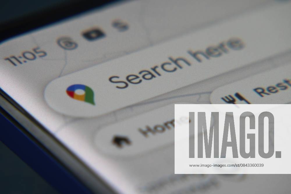Telefonbildschirm mit einer Suchleiste mit Google Maps Integration Phone screen showing a search bar with Google Maps integration
