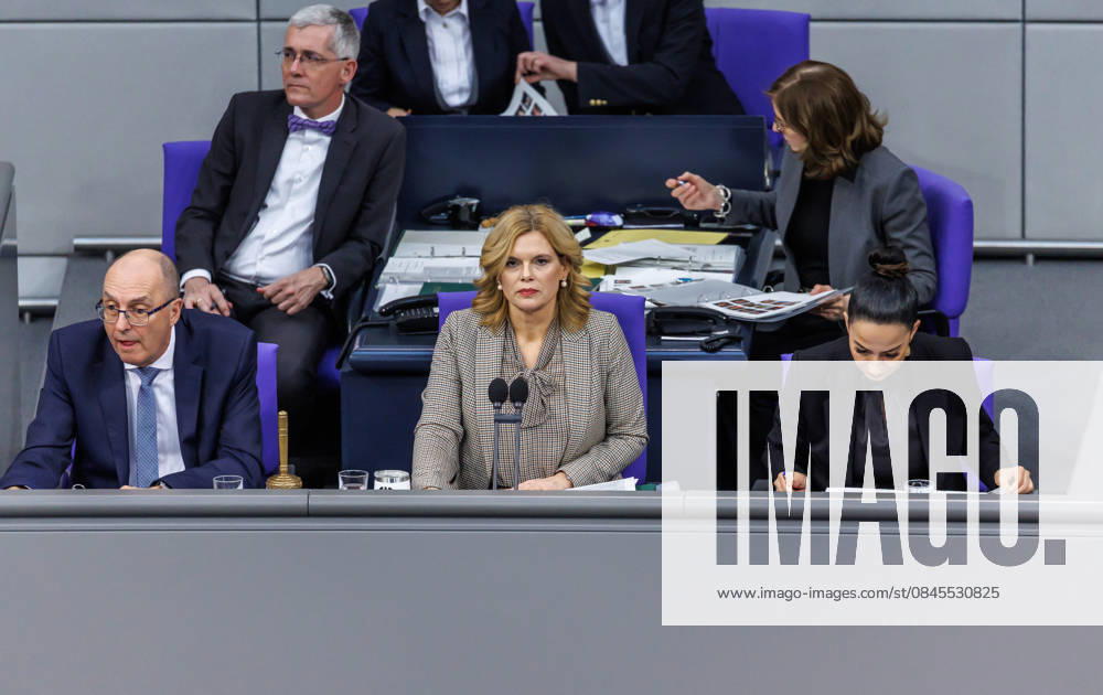 Bundestag Bundestag President Julia Klöckner at a questioning of the Federal Government in the German Bundestag on 14 01 2026 in Berlin Berlin Berlin Germany Bundestag