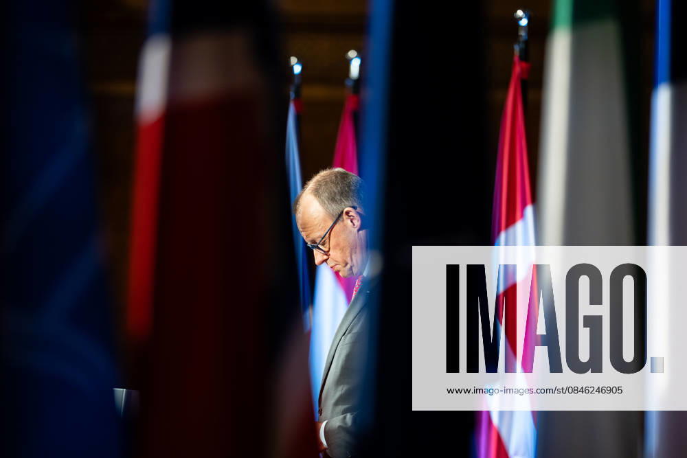 Federal Chancellor Friedrich Merz gives a speech in Hamburg City Hall to the participants of the 3rd North Sea Summit 2026 in Hamburg, Germany 3 North Sea Summit 2026 in Hamburg, Germany, Hamburg Hamburg Germany City Hall, Townhall