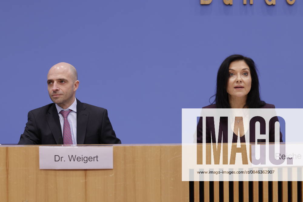 Dr Benjamin Weigert, Head of Economic Affairs, Federal Minister for Economic Affairs and Energy Katherina Reiche, Germany, Berlin, Federal Press Conference, Presentation of the Federal Governments Annual Economic Report 2026