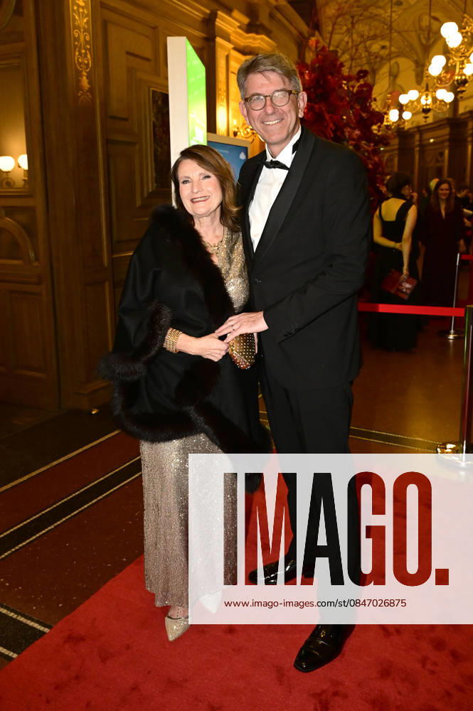 Wolfram Weimer with his wife Christiane Goetz Weimer at the 18 SemperOperaball 2026 in the Semper Opera Dresden, 06 02 2026 Foto:xM.xWehnertx xFuturexImagex semperopernball_6237