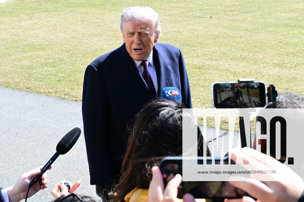 President Donald Trump Speaks To Reporters At The White House (NEW) President Donald Trump speaks to reporters prior to departing the White House. February 27, 2026, Washington, D.C., USA: Trump admits he is not fully satisfied with Iran and believes it would be ideal for them to negotiate in good faith. Trump expresses his displeasure with Iran s stance in the nuclear negotiations and warns that there is still no decision on a possible attack. Mandatory Credit: Kyle Mazza TheNews2 (Foto: Kyle Mazza Thenews2 imago images) President Donald Trump Speaks To Reporters At The White House