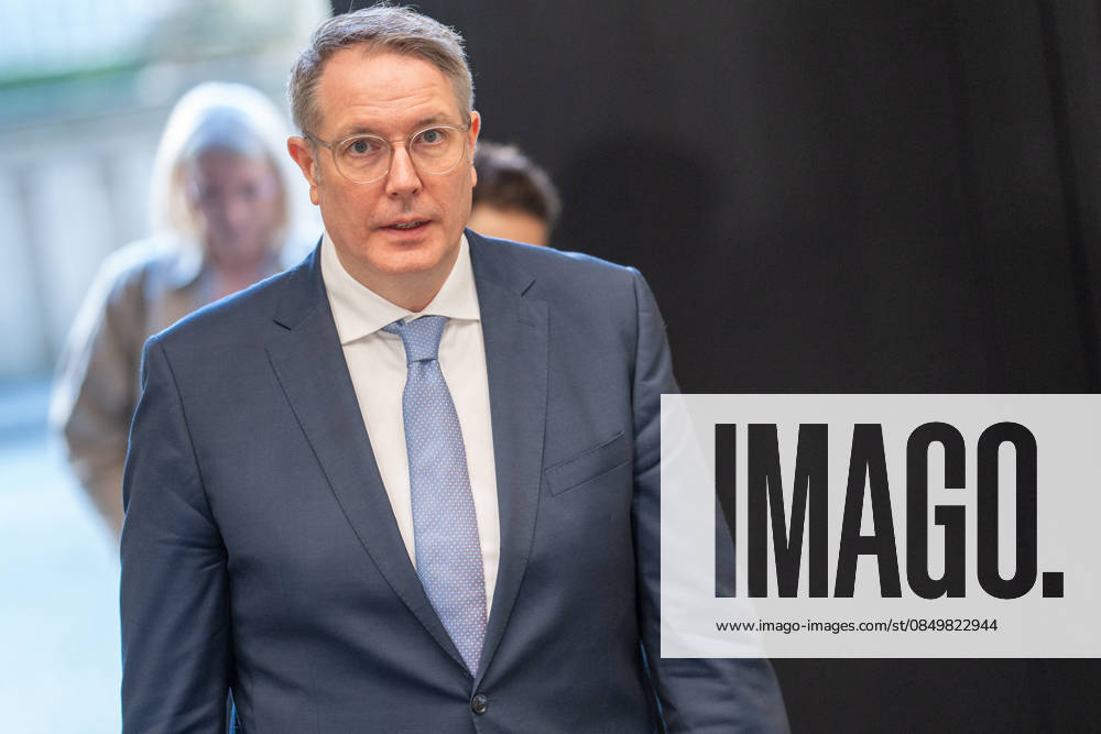 Alexander Schweitzer, Minister-President of Rhineland-Palatinate, on his arrival at the Bundesrat building Conference of the Heads of Government of the Länder Minister-Presidents Conference under the leadership of Rhineland-Palatinate in the Bundesrat building, Berlin Berlin Germany Bundesrat
