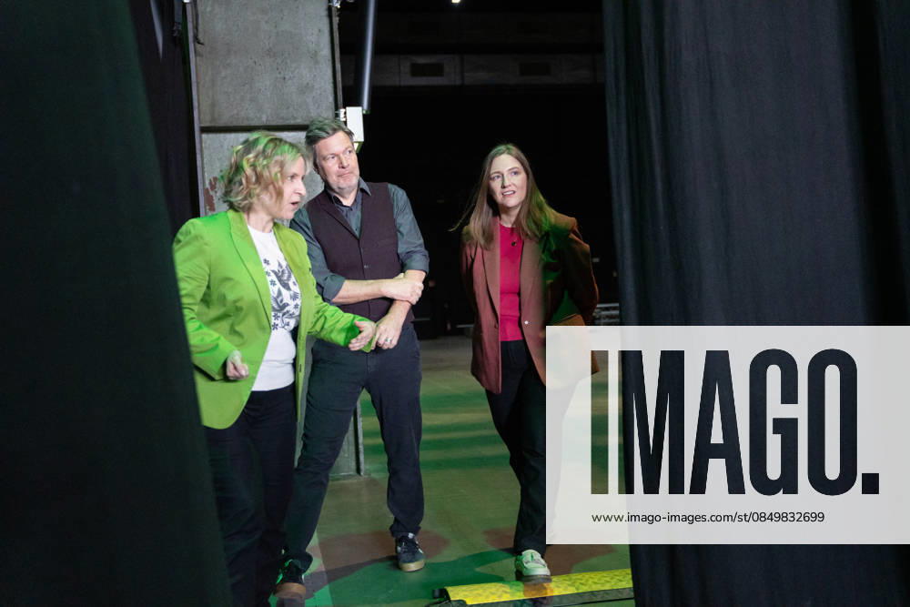 Former Federal Minister of Economics Robert Habeck in the election campaign for the state election, with Katrin Eder, top candidate and Minister for Climate Protection, Environment, Energy and Mobility of Rhineland-Pala
