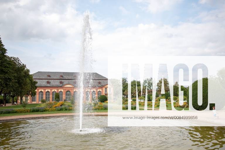 Football 2 Bundesliga SV Darmstadt 98 photoshoot with Marcel Heller in the Orangerie in Darmstadt emonline deloka vl overview Orangerie Orangeriepark in Darmstadt with water and various plants DFL DFB REGULATIONS PROHIBIT ANY USE OF PHOTOGRAPH as IMAGE SEQUENCES and or QUASI VIDEO Football 2 Bundesliga SV Darmstadt 98 photoshoot with Marcel Heller