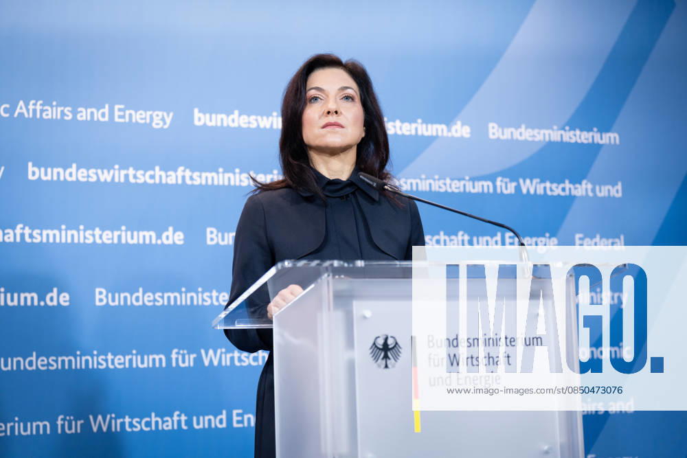 Katherina Reiche, Federal Minister for Economic Affairs and Energy, BMWE Top-level discussion Bündnis Zukunft, Katherina Reiche, Federal Minister for Economic Affairs and Energy, BMWE, Berlin, Press statement Berlin Berlin GER