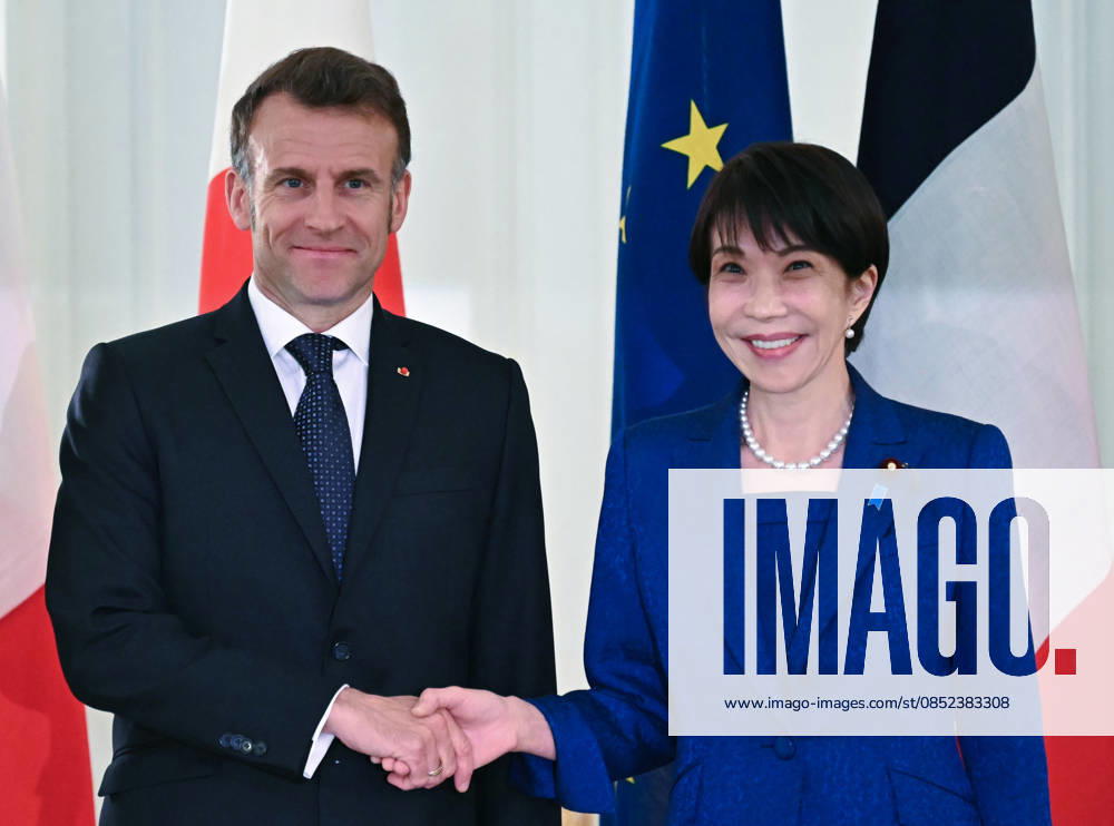 French President Emmanuel Macron in Tokyo TOKYO, JAPAN - APRIL 01: (--- – MANDATORY CREDIT - PHILIP FONG POOL AFP - NO MARKETING NO ADVERTISING CAMPAIGNS - DISTRIBUTED AS A SERVICE TO CLIENTS----) French President Emmanuel Macron shakes hands with Japanese Prime Minister Sanae Takaichi during a Welcoming ceremony at the Akasaka palace in Tokyo, Japan on April 01, 2026. Philip Fong Pool AFP Anadolu Tokyo Japan. Editorial use only. Please get in touch for any other usage.
