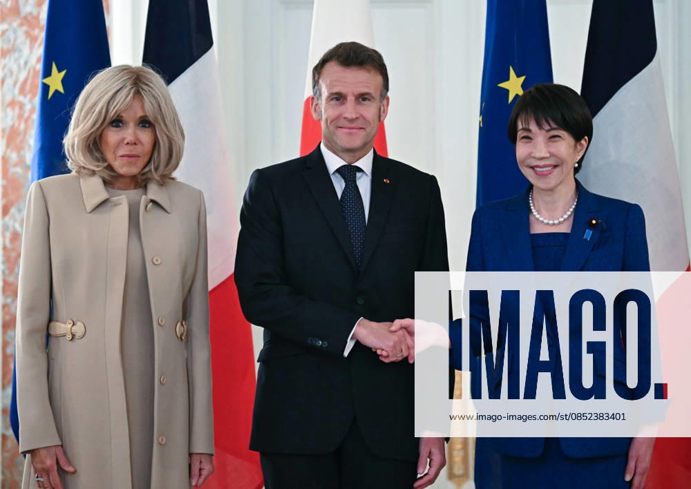 French President Emmanuel Macron in Tokyo TOKYO, JAPAN - APRIL 01: (--- – MANDATORY CREDIT - PHILIP FONG POOL AFP - NO MARKETING NO ADVERTISING CAMPAIGNS - DISTRIBUTED AS A SERVICE TO CLIENTS----) French President Emmanuel Macron and First lady Brigitte Macron meet with Japanese Prime Minister Sanae Takaichi during a welcoming ceremony at the Akasaka palace in Tokyo, Japan on April 01, 2026. Philip Fong Pool AFP Anadolu Tokyo Japan. Editorial use only. Please get in touch for any other usage.