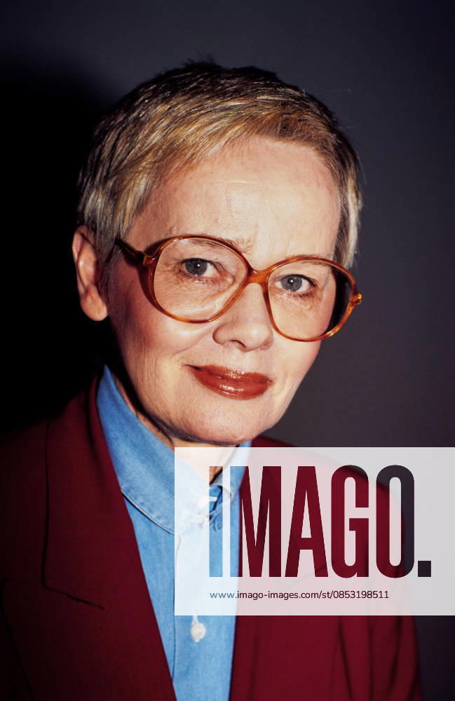 Hanni Vanhaiden, deutsche Fernsehansagerin, Moderatorin, Portrait, circa 1990.