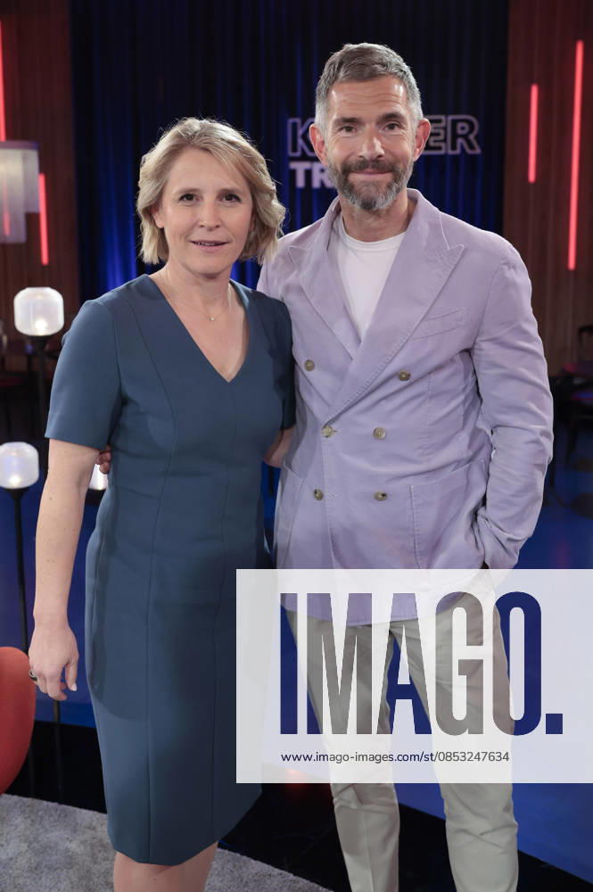Susan Link and Micky Beisenherz at the recording of the WDR talk show Kölner Treff in WDR Studio BS 3 Cologne, 10 04 2026 Foto:xR.xSchmiegeltx xFuturexImagex koelner_treff1004_6452