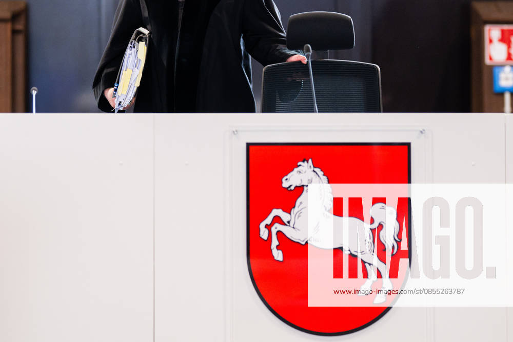 Prosecution pleas at the trial of Daniela Klette, demanding 15 years in prison The suspected RAF terrorist is accused of attempted murder and involvement in armed robbery, which is being tried in a converted riding arena at the Verden Aller Regional Court in Lower Saxony In th