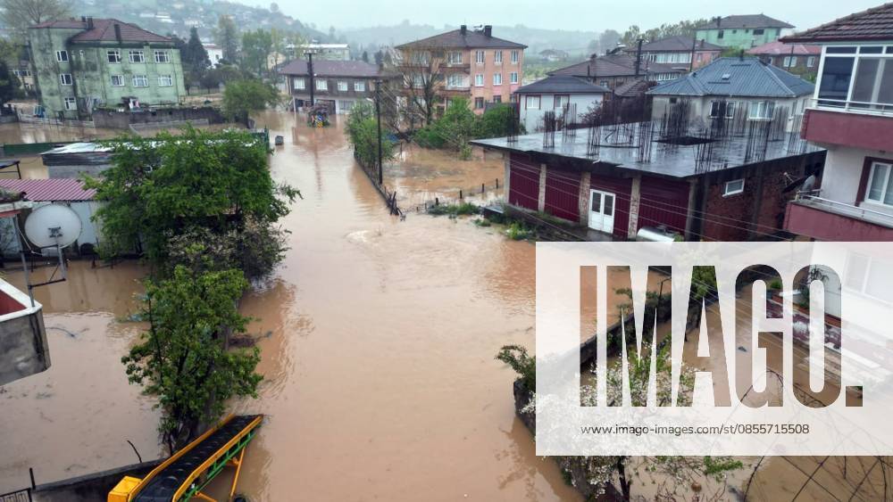 Heavy rain causes flooding in Turkiye s Sakarya SAKARYA, TURKIYE - MAY 5: A view of flooded streets after water flow from the reservoir’s floodplain due to heavy rain at Daricayiri neighborhood in Karasu district of Sakarya, Turkiye on May 5, 2026. Basements of some homes, and agricultural fields, were flooded, and pools of water formed in the school and mosque courtyards. Osman Nevtan Angun Anadolu Sakarya Turkey. Editorial use only. Please get in touch for any other usage.