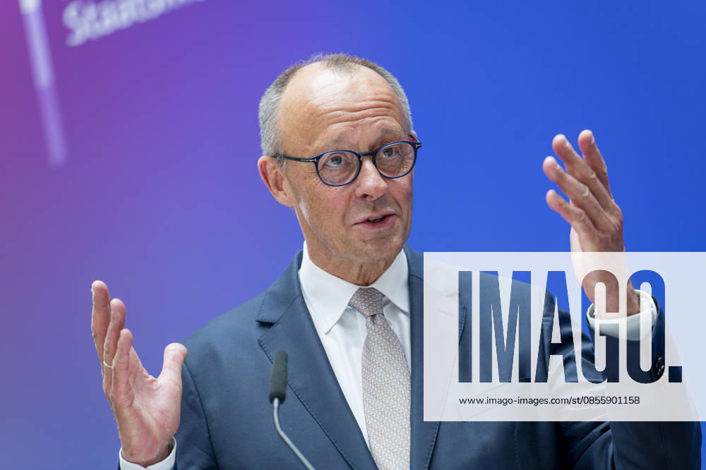 Friedrich Merz EUR, Germany, Berlin, 07 05 2026 Greeting by Federal Chancellor Friedrich Merz CDU at the festive event of the Federal Ministry for Digital and State Modernization on the occasion of its first anniversary In the presence of Karsten Wildberger CDU , Federal Minister for Digital and State Modernization Joint visit of the exhibitors