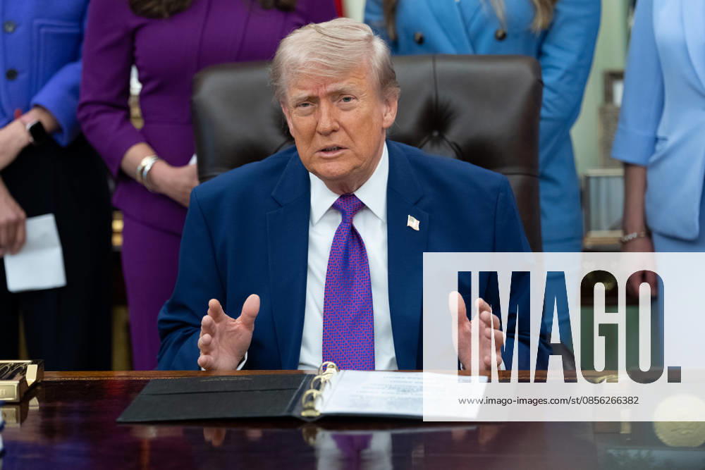 President Donald Trump gives remarks during an event promoting maternal healthcare in the Oval Office of the White House in Washington, DC. on Monday, May 11, 2026. President Trump is meeting with healthcare workers as his administration launches Moms.gov to highlight resources for unexpected pregnancies. WAX20260511207 AaronxSchwartz