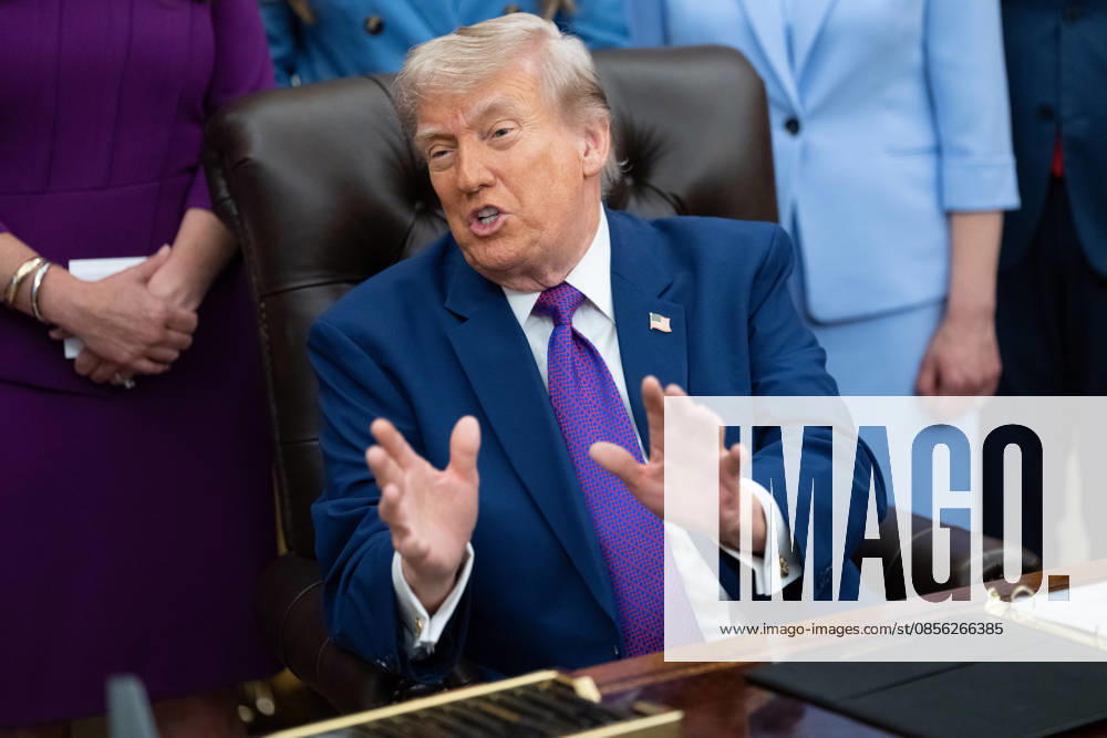 President Donald Trump gives remarks during an event promoting maternal healthcare in the Oval Office of the White House in Washington, DC. on Monday, May 11, 2026. President Trump is meeting with healthcare workers as his administration launches Moms.gov to highlight resources for unexpected pregnancies. WAX20260511213 AaronxSchwartz