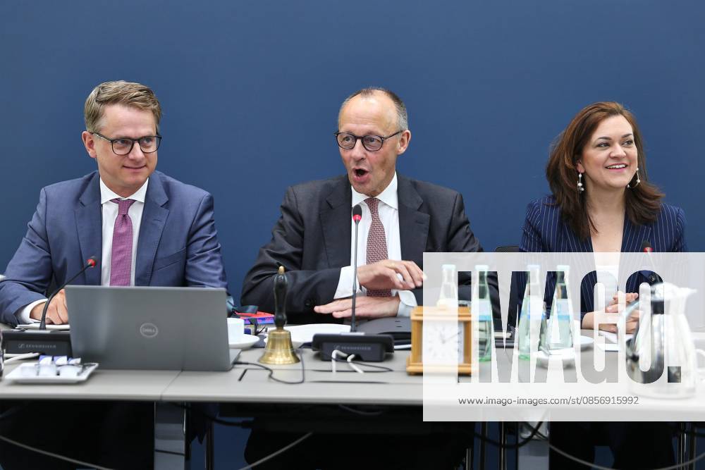 Konrad Adenauer Haus CDU Federal Executive Committee Meeting L R Secretary General Carsten Linnemann CDU , Federal Chancellor Friedrich Merz CDU , Federal Treasurer Franziska Hoppermann CDU