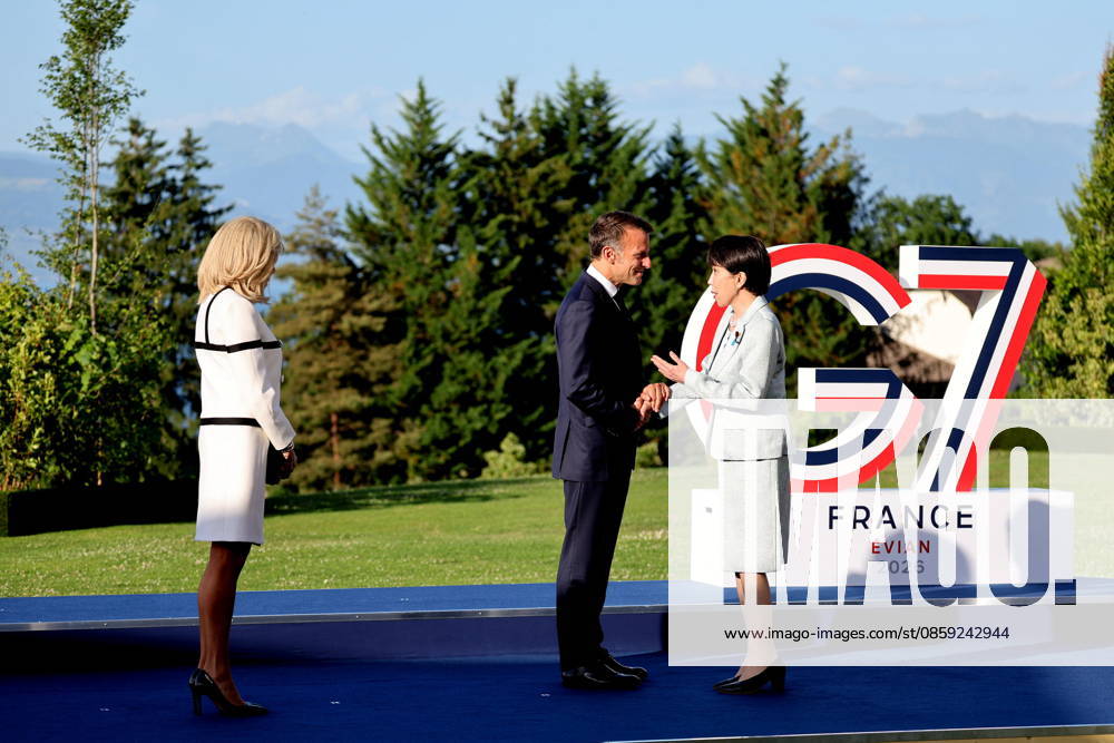 President Emmanuel Macron, Brigitte Macron, and Sanae Takaichi, Prime Minister of Japan Arrival of thestate and government for a working dinner Responding together to major international challenges on the sidelines of the G7 summit in Évian-les-Bains on June 15, 2026 Dominique Jacovides Bestimage Arrival of the G7 heads of state and government for a working dinner Responding together to major international challenges on the sidelines of the G7 summit in Évian-les-Bains on June 15, 2026, Évian, France,detected_source_language