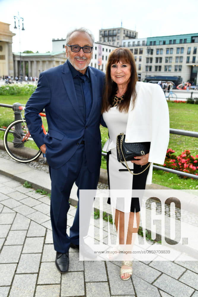 Wolfgang Stumph with his wife, Christine Stumph, at the Felix Burda Award ceremony at the AXICA Hausl in Berlin on June 21, 2026,detected_source_language