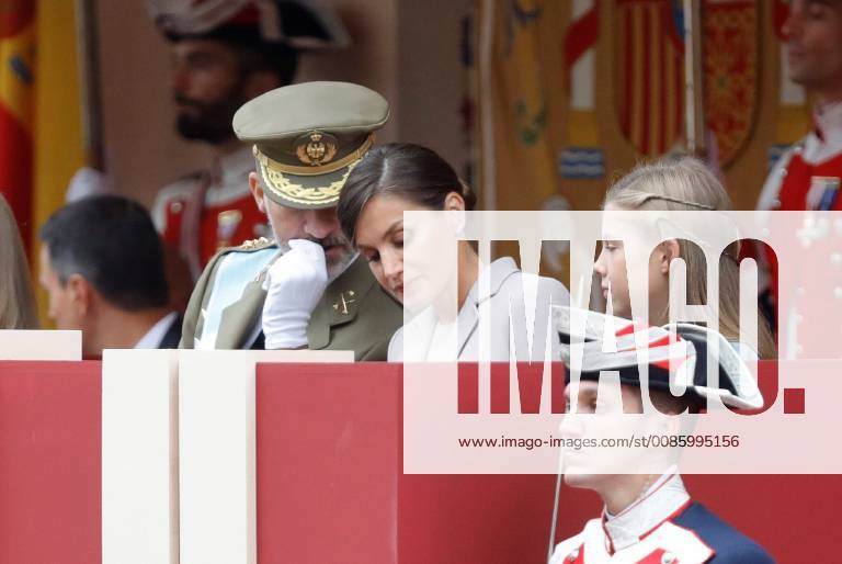Spain s King Felipe VI (L) and Queen Letizia (C) preside the military parade held on the occasion of the Spanish National Day in downtown Madrid, Spain, 12 October 2018. National Day parade !ACHTUNG: NUR REDAKTIONELLE NUTZUNG!
