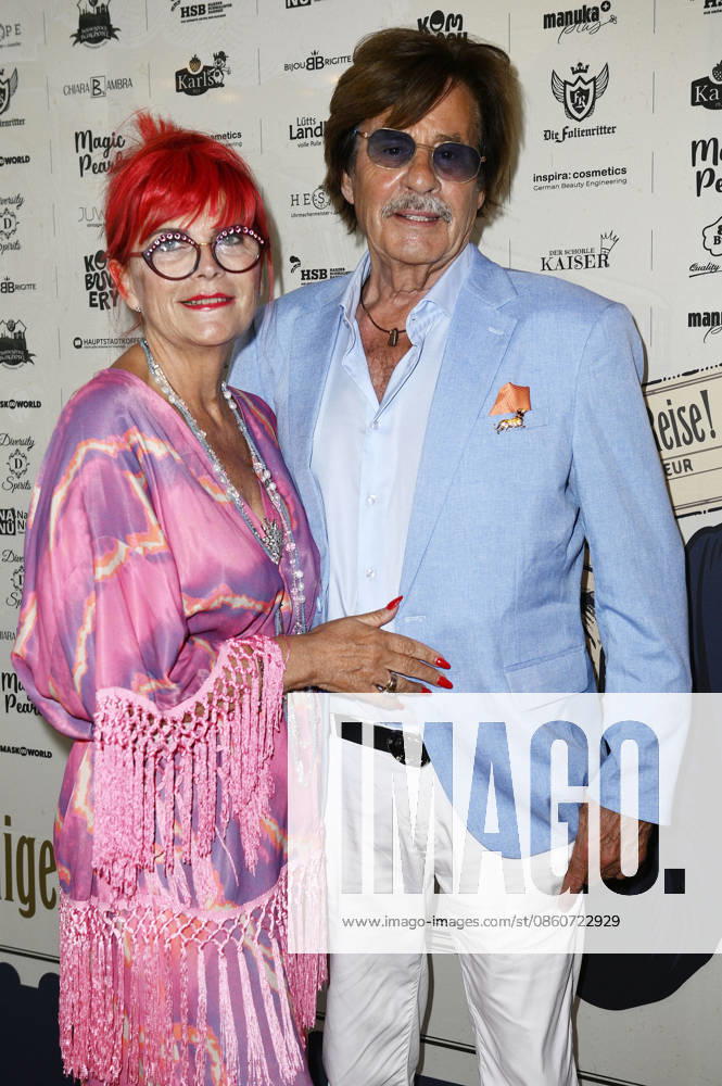 Jörg Draeger with his wife Petra Draeger at the get-together before Julian F. M. Stoeckel s special trip on the Harz Narrow-Gauge Railway at the Burghotel Hasselröder in Wernigerode, June 25, 2026 Foto:xN.xKubelkax xFuturexImagex get_togehter_6612