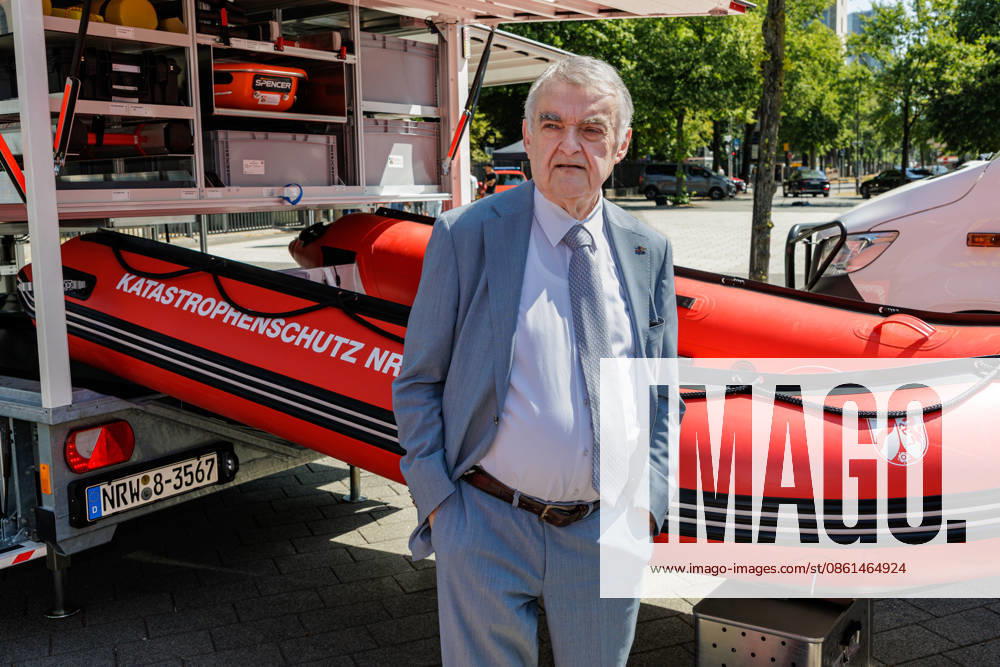 Düsseldorf, North Rhine-Westphalia: Interior Minister Herbert Reul presents vehicles and equipment procured for flood protection. Five years after the catastrophic flooding, the state of North Rhine-Westphalia continues to strengthen its disaster response capabilities. Düsseldorf, Horionplatz, North Rhine-Westphalia, Germany