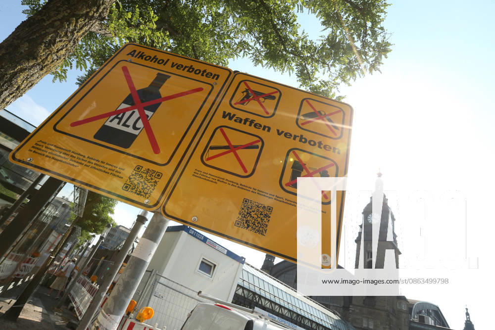 A sign in the parking lot in front of Hamburg Central Station indicates that alcohol consumption is prohibited. The ban has since been extended to many streets around the central station in St. Georg. St. Georg, Hamburg