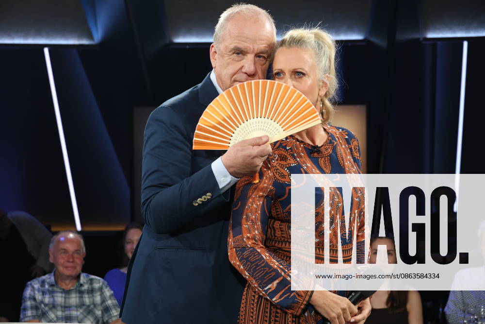 Hubertus Meyer Burckhardt and Barbara Schöneberger will host the NDR Talk Show on August 7, 2026, on NDR Television’s Channel 3; a photo op will take place before the taping on June 26, 2026, at the Hamburg Lokstedt television studio.