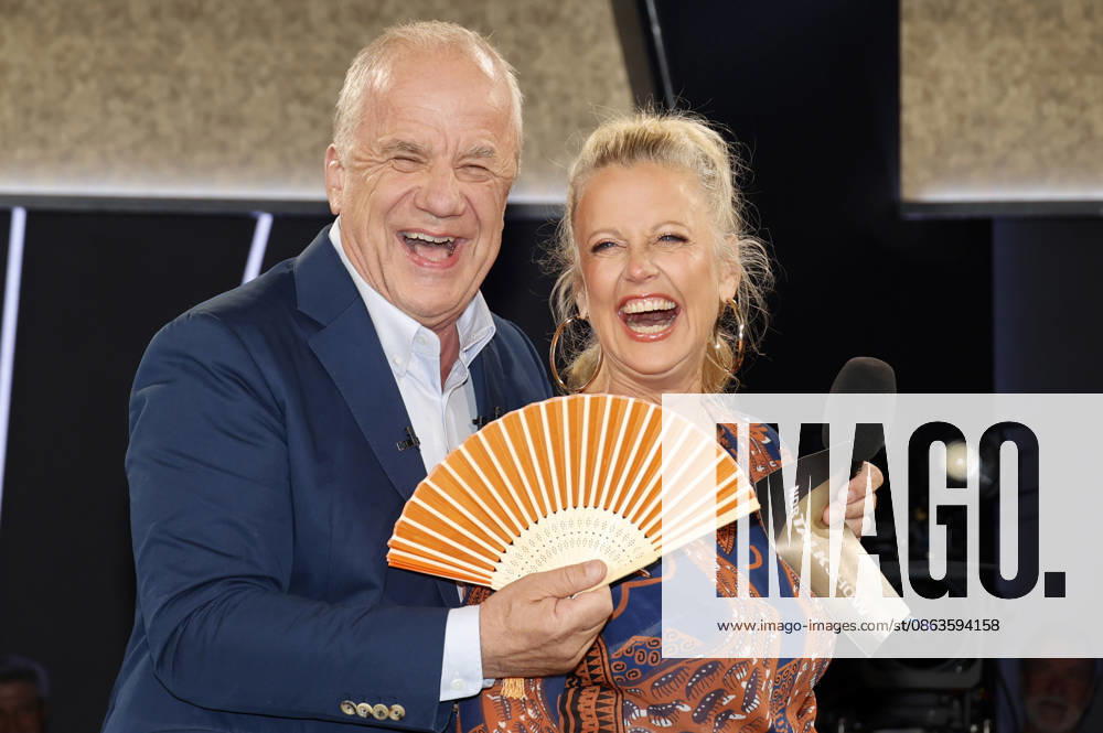 Hubertus Meyer Burckhardt and Barbara Schöneberger during the taping of the NDR Talk Show at the NDR television studio in Lokstedt, Hamburg, June 26, 2026 Foto:xH.xHartmannx xFuturexImagex ndr_talk2606_6603