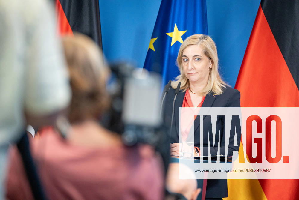 Nina Warken, Federal Minister for Special Tasks, Head of the Federal Chancellery, and Federal Government Commissioner for the Federal Intelligence Services, during a press conference at the Federal Chancellery on the reform of intelligence service legislation at the Federal Chancellery, Berlin, Berlin, Germany, Federal Chancellery