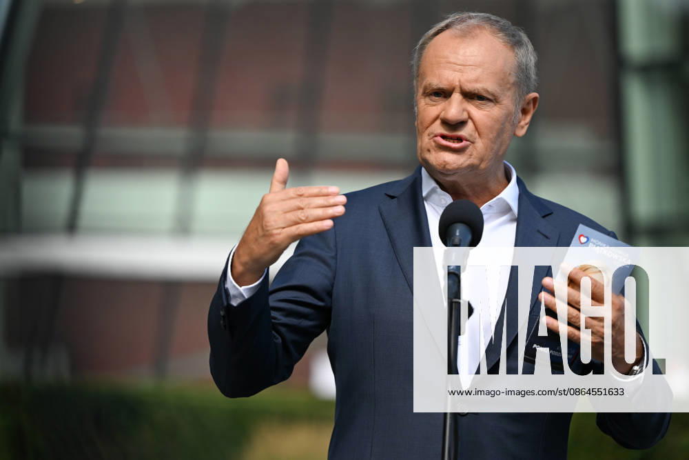 Polish Prime Minister Tusk announces tourist tax reform during Krakow mayoral endorsement KRAKOW, POLAND - AUGUST 20: Polish Prime Minister Donald Tusk addresses the media during a joint press briefing with Civic Coalition (KO) Senator Monika Piatkowska outside the ICE Krakow Congress Centre on August 20, 2026, in Krakow, Poland. Tusk officially endorsed Piatkowska’s snap mayoral bid under the civic ballot committee Beyond Divisions and announced a major legislative policy shift ensuring 100 percent of the upcoming national tourist-compensatory fee revenues will stream directly into municipal budgets rather than splitting with the central treasury. Artur Widak Anadolu Krakow Poland. Editorial use only. Please get in touch for any other