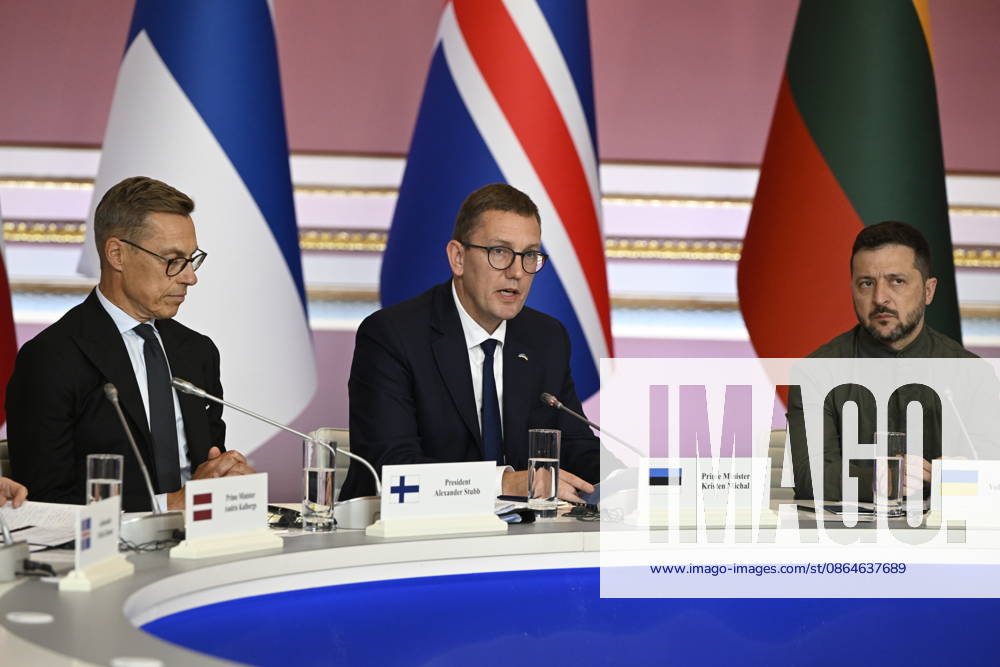 LKS 20260823 Finland s President Alexander Stubb (L), Estonia s Prime Minister Kristen Michal and President of Ukraine Volodymyr Zelensky during the Open Session of the Ukraine-Nordic-Baltic Summit in Kyiv, Ukraine on August 23, 2026. - ANTTI AIMO-KOIVISTO Kiova Ukraina