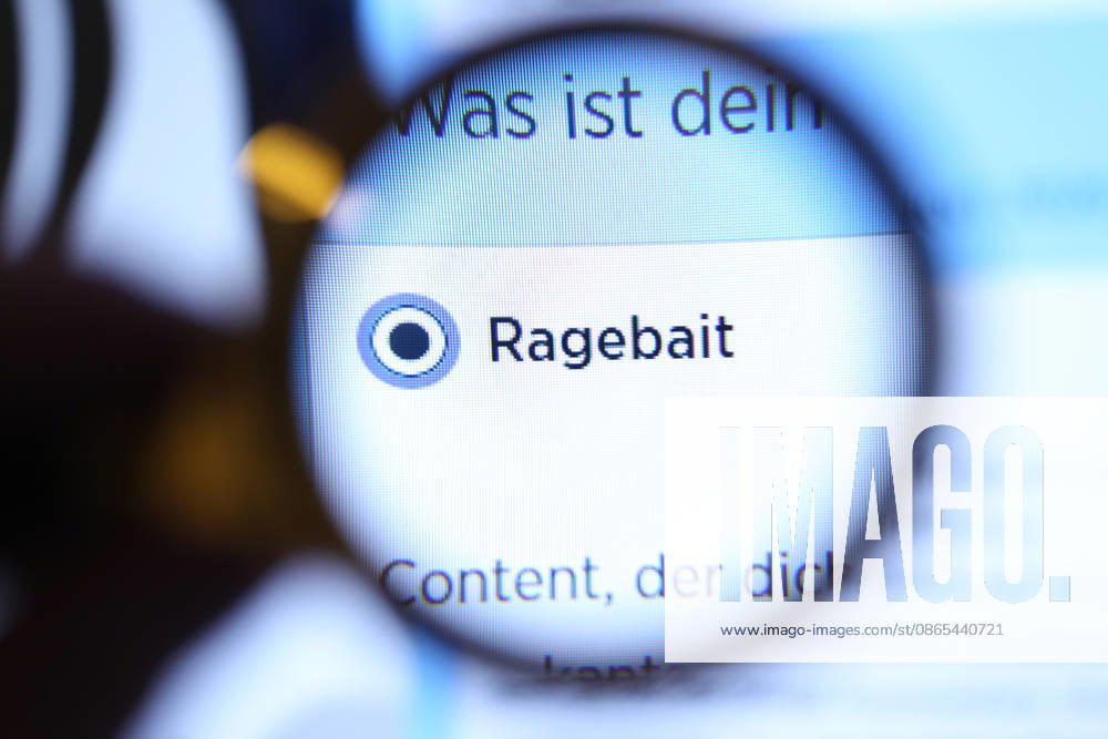 The Langenscheidt Verlag website was accessed on a laptop. There, the publisher is calling on people to vote for the 2026 Youth Word of the Year. A magnifying glass points to the term Ragebait. Stock image. Stock photo. Schnelsen, Hamburg