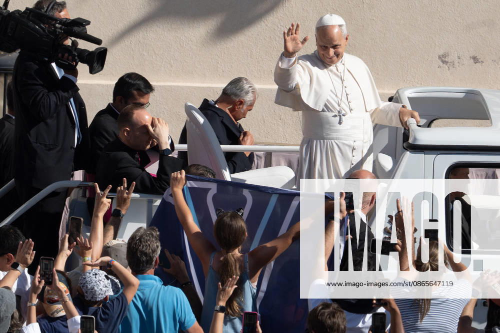 Pope Leo XIV At Weekly General Audience - Vatican City His Holiness Pope Leo XIV attends a weekly general audience at St Peter s Square in Vatican City on September 2, 2026. Photo by Andrea Bracaglia ABACAPRESS.COM Vatican City Vatican City