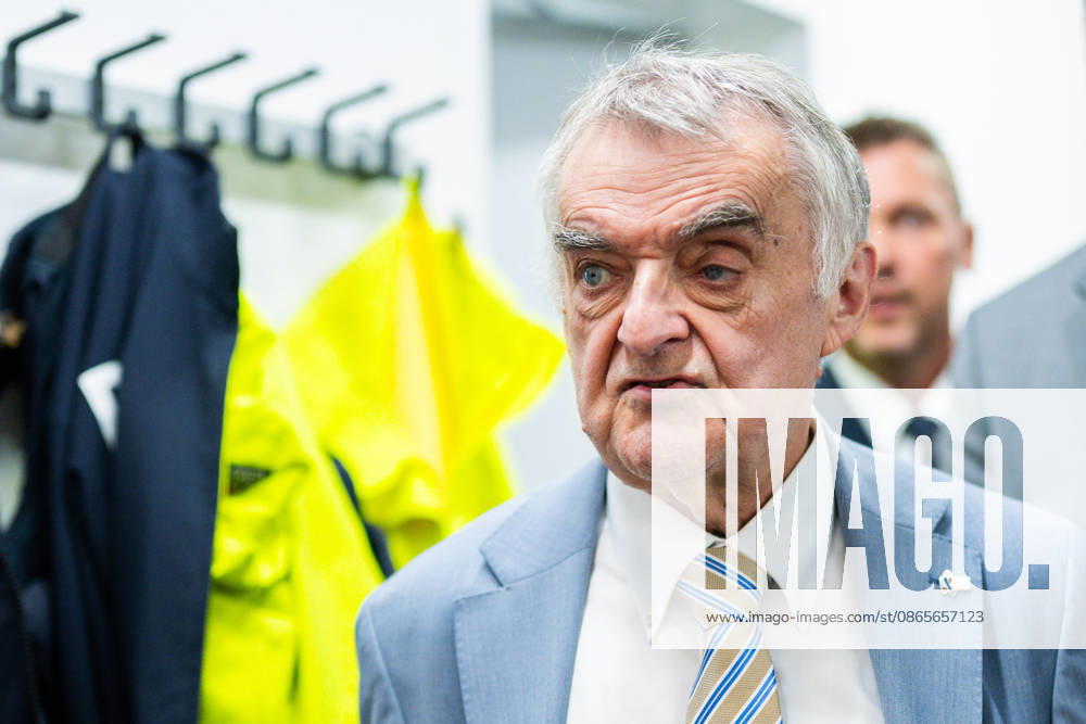 Herbert Reul, Minister of the Interior of North Rhine-Westphalia, at the dedication ceremony for the Löhne Police Station, Löhne, North Rhine-Westphalia, Germany, Police Station