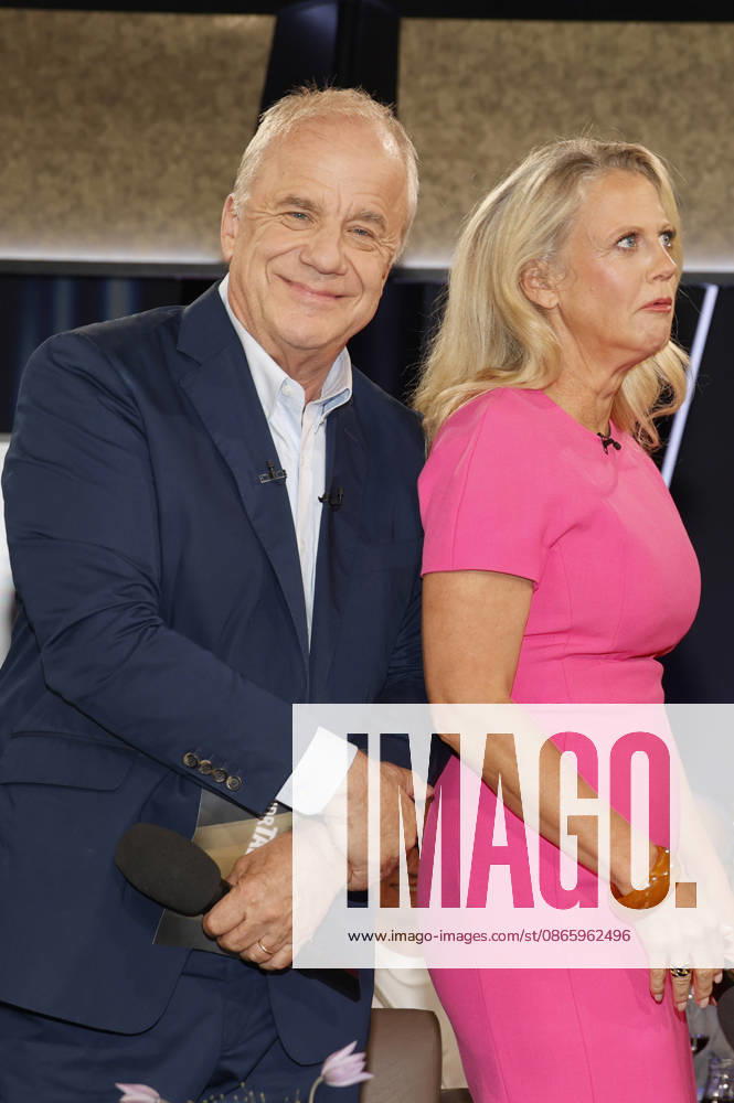 Hubertus Meyer Burckhardt and Barbara Schöneberger during the taping of the NDR Talk Show at the NDR television studio in Lokstedt, Hamburg, September 4, 2026 Foto:xH.xHartmannx xFuturexImagex ndr_talk0409_6929