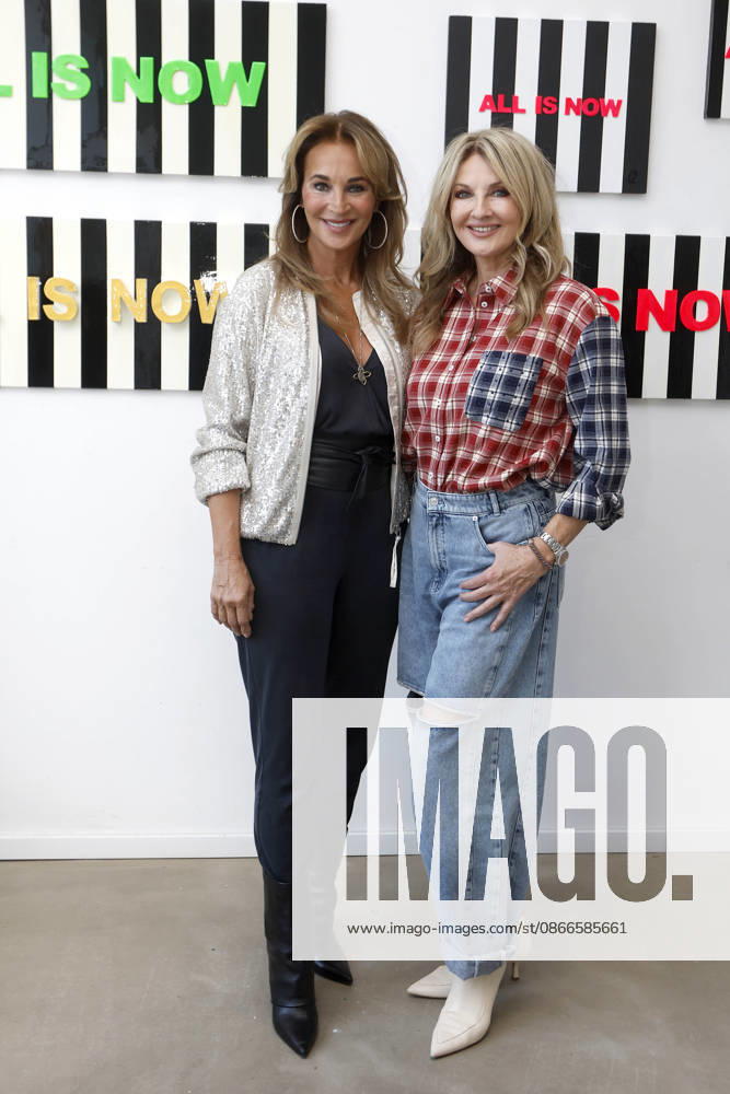 Caroline Beil, actress, opening of the All is Now exhibition featuring her own artwork at the Heartspace Kunstraum gallery in Berlin, graphic paintings, with Frauke Ludowig, Berlin, Germany