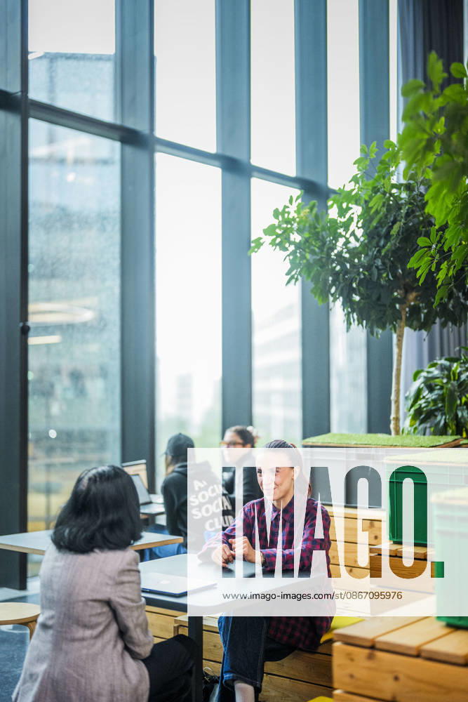 Fotostory Pressetermin bei Zalando: ZALANDO Outlet Store, Headquarters, and Workspaces in Berlin, photographed on September 16, 2026, Berlin, September 16, 2026, Berlin, Germany FOR – IMAGE USE ONLY IN A ZALANDO CONTEXT