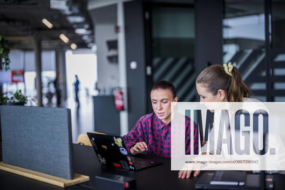 Fotostory Pressetermin bei Zalando: ZALANDO Outlet Store, Headquarters, and Workspaces in Berlin, photographed on September 16, 2026, Berlin, September 16, 2026, Berlin, Germany FOR – IMAGE USE ONLY IN A ZALANDO CONTEXT