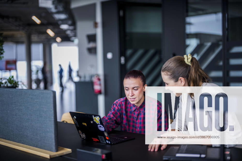 Fotostory Pressetermin bei Zalando: ZALANDO Outlet Store, Headquarters, and Workspaces in Berlin, photographed on September 16, 2026, Berlin, September 16, 2026, Berlin, Germany FOR – IMAGE USE ONLY IN A ZALANDO CONTEXT