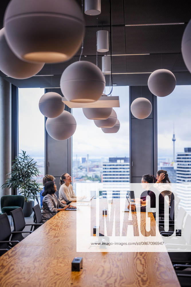 Fotostory Pressetermin bei Zalando: ZALANDO Outlet Store, Headquarters, and Workspaces in Berlin, photographed on September 16, 2026, Berlin, September 16, 2026, Berlin, Germany FOR – IMAGE USE ONLY IN A ZALANDO CONTEXT