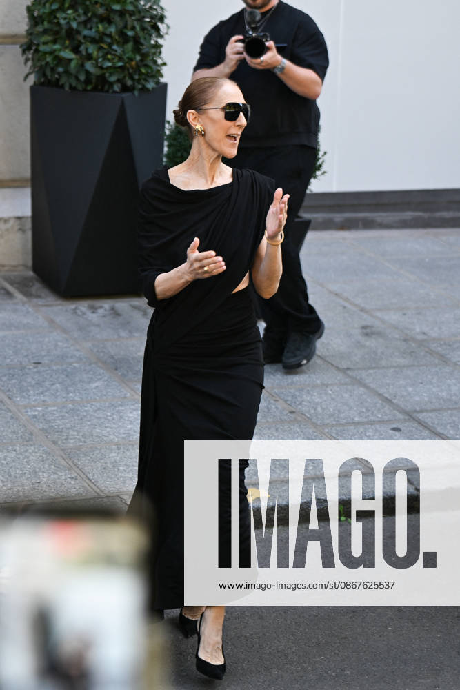 Celine Dion Leaves Her Hotel - Paris Celine Dion spend time with fans before her concert, at hotel Royal Monceau in Paris, France on September 23, 2026. Photo by Lionel Urman ABACAPRESS.COM Paris France