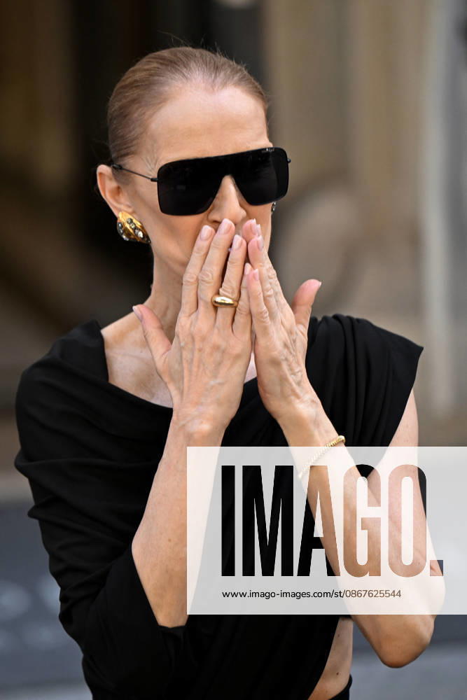 Celine Dion Leaves Her Hotel - Paris Celine Dion spend time with fans before her concert, at hotel Royal Monceau in Paris, France on September 23, 2026. Photo by Lionel Urman ABACAPRESS.COM Paris France