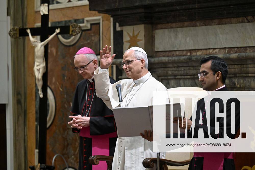 IPA89177592 - Italy, Rome, Vatican, October 1, 2026: Pope Leo XIV receives a delegation from the Hera Group in a private audience at the Vatican. Photograph by VATICAN MEDIA Catholic Press Photo