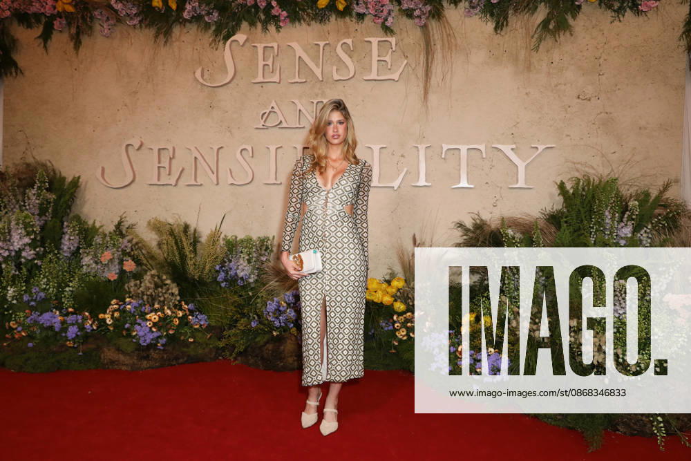 ANGEL HOLLEY attends the Australian Premiere of Sense and Sensibility at Hoyts Entertainment Quarter on October 01, 2026 in Sydney, NSW Australia - ZUMAa155 20261001_aaa_a155_079