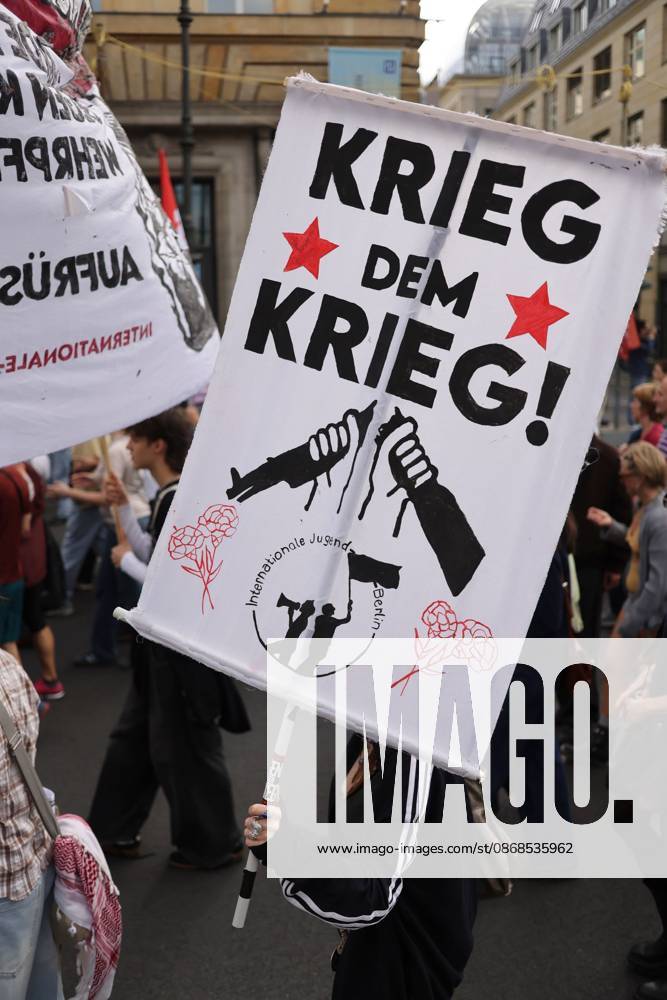 BERLIN, GERMANY, OCTOBER 3, 2026: Thousands of demonstrators march through central Berlin during a protest against Germany s military buildup, increased defense spending and the possible reintroduction of compulsory military service. Protesters called for greater investment in healthcare, housing, education and other social services instead of military spending, while participants also demonstrated against German arms deliveries and support for Israel amid the war in Gaza. The march began at the Brandenburg Gate and continued through central Berlin before returning to the area. Berlin Germany - ZUMAq101 20261003_zna_q101_224