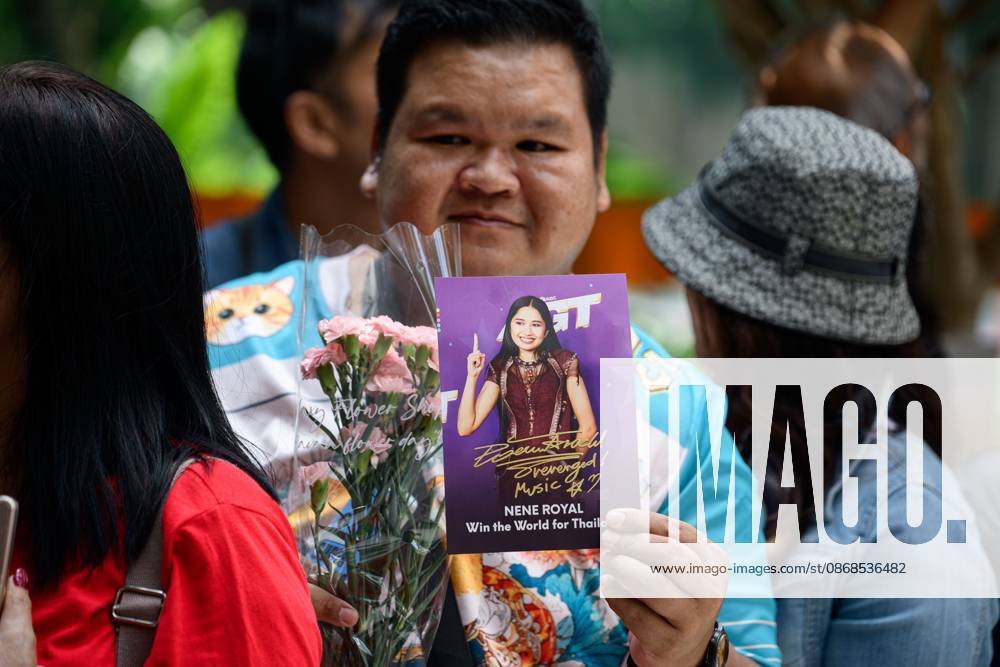 BANGKOK, THAILAND, OCTOBER 4, 2026: Thai singer and guitarist Nene Royal takes part in a victory parade through central Bangkok following her win on Season 21 of America s Got Talent. The 16-year-old, who became the first Thai contestant to win the competition, was welcomed by fans during the Welcome NENE ROYAL: Win The World for Thailand celebration organized by Siam Piwat and private-sector partners. The parade began at Siam Paragon and travelled through central Bangkok before returning to the shopping complex for a welcome event. Bangkok Thailand - ZUMAq101 20261004_zna_q101_036
